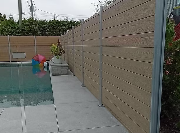 Détail de pose du modèle Composite érable sur dalle